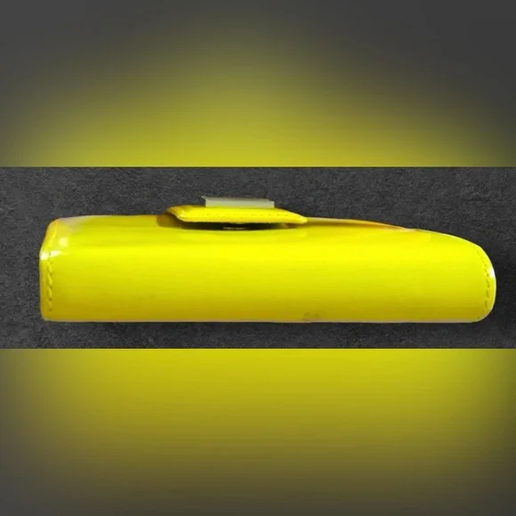 Givenchy small bifold wallet with kiss lock EUC - Picture 3 of 10